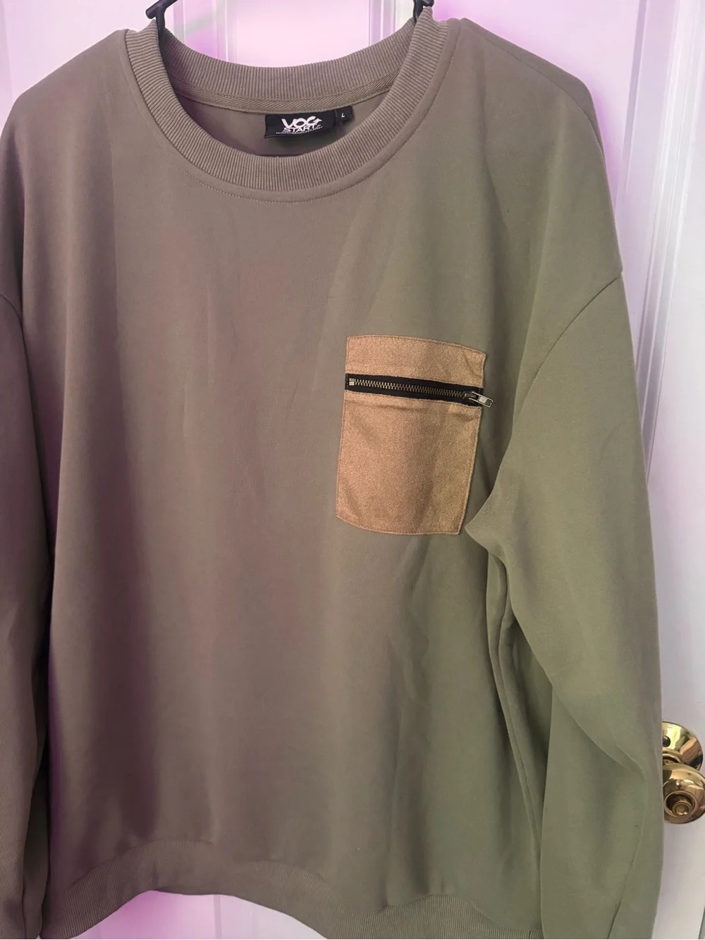 NWOT Men's Olive Green Crewneck Sweatshirt with Contrast Chest Pocket